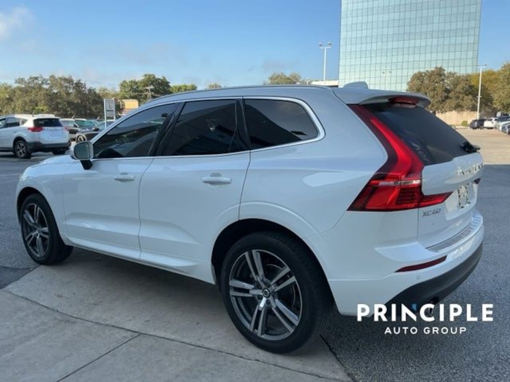 Used 2021 Volvo XC60 T5 Momentum SUV