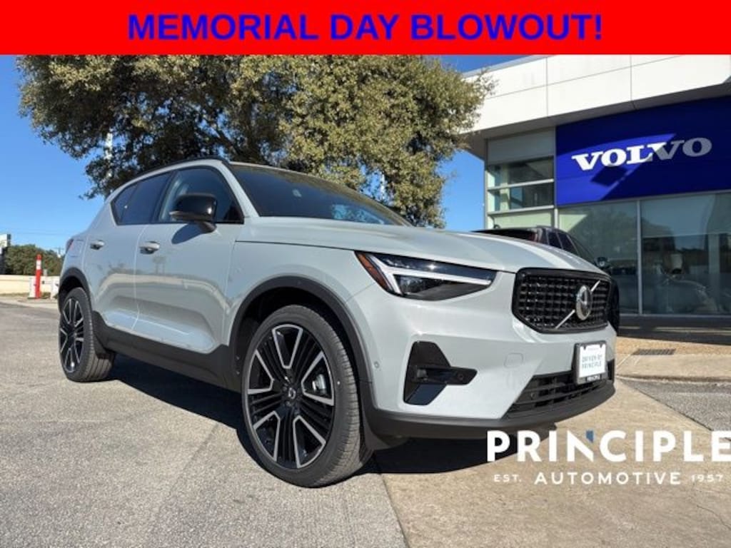 New 2026 Volvo XC40 B5 Ultra SUV