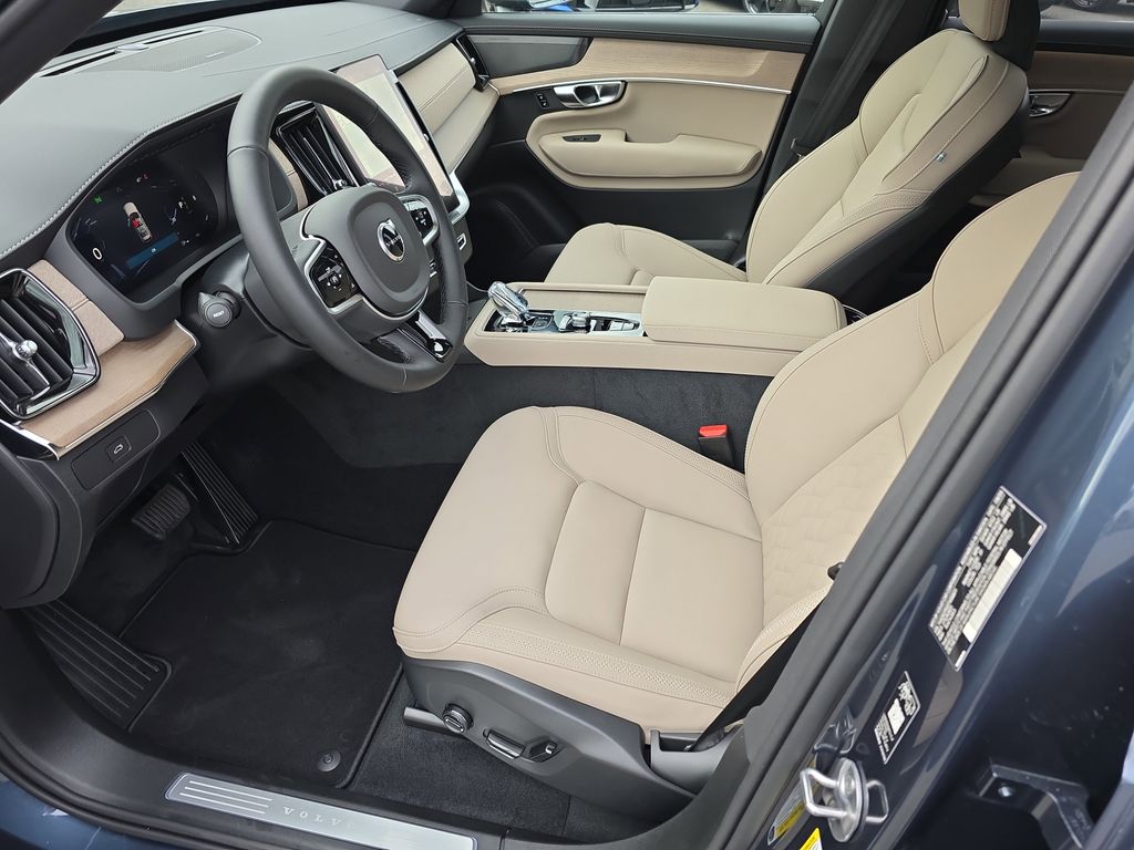 2026 Volvo XC90 Plus - Photo 8
