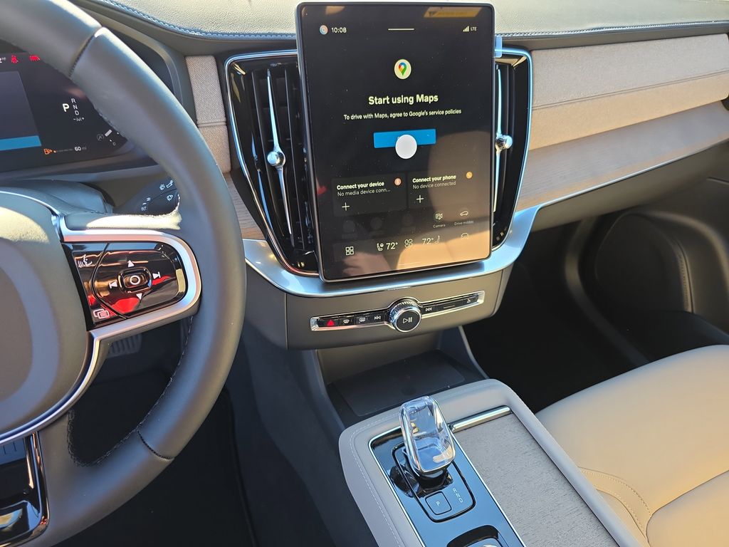 2026 Volvo XC90 Plus - Photo 18
