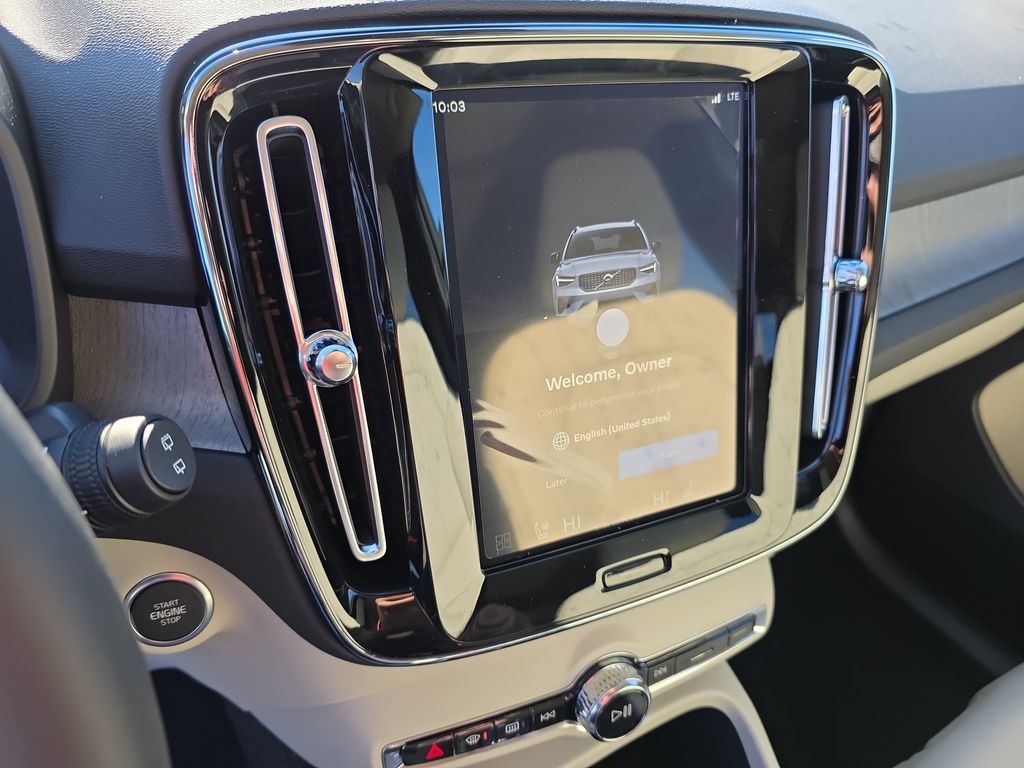 2026 Volvo XC40 Plus - Photo 15