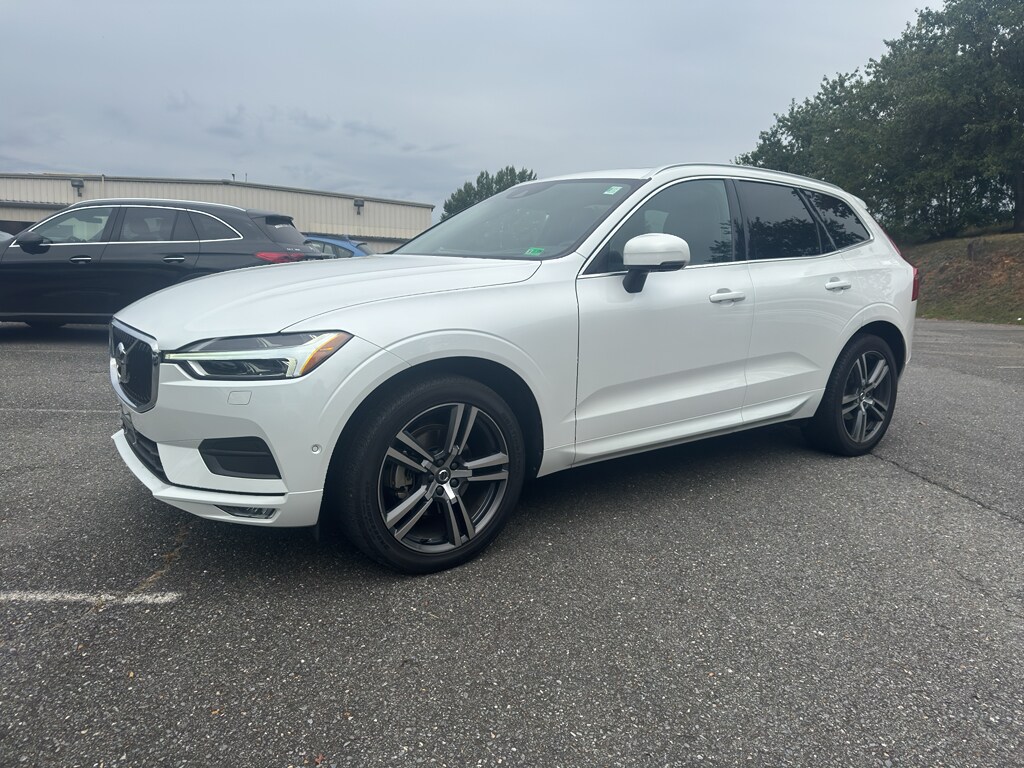 2018 Volvo XC60 T5 Momentum photo 2