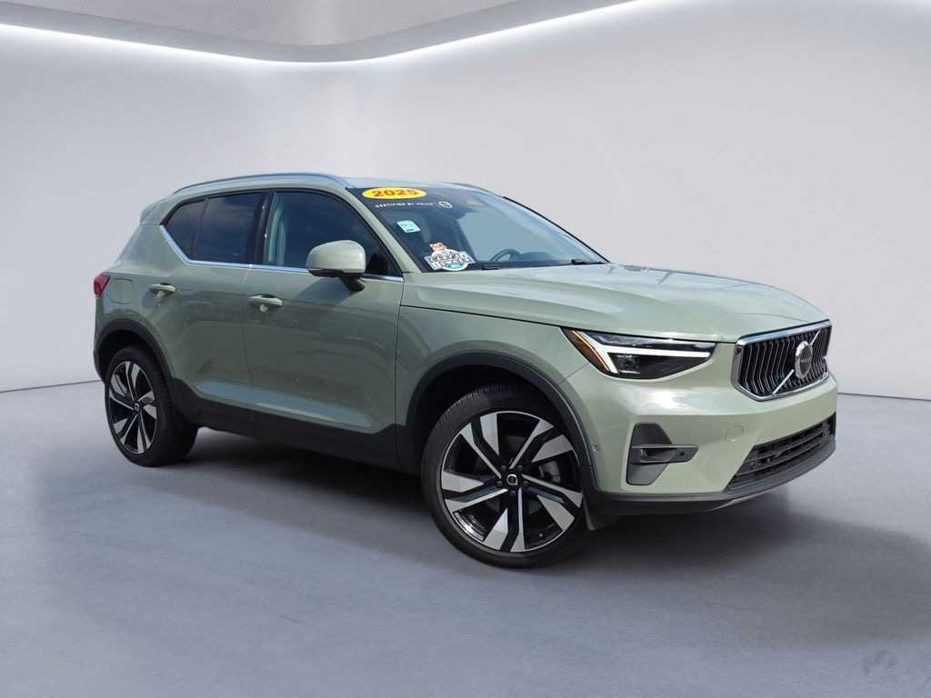Certified 2025 Volvo XC40 B5 Ultra Bright Theme SUV