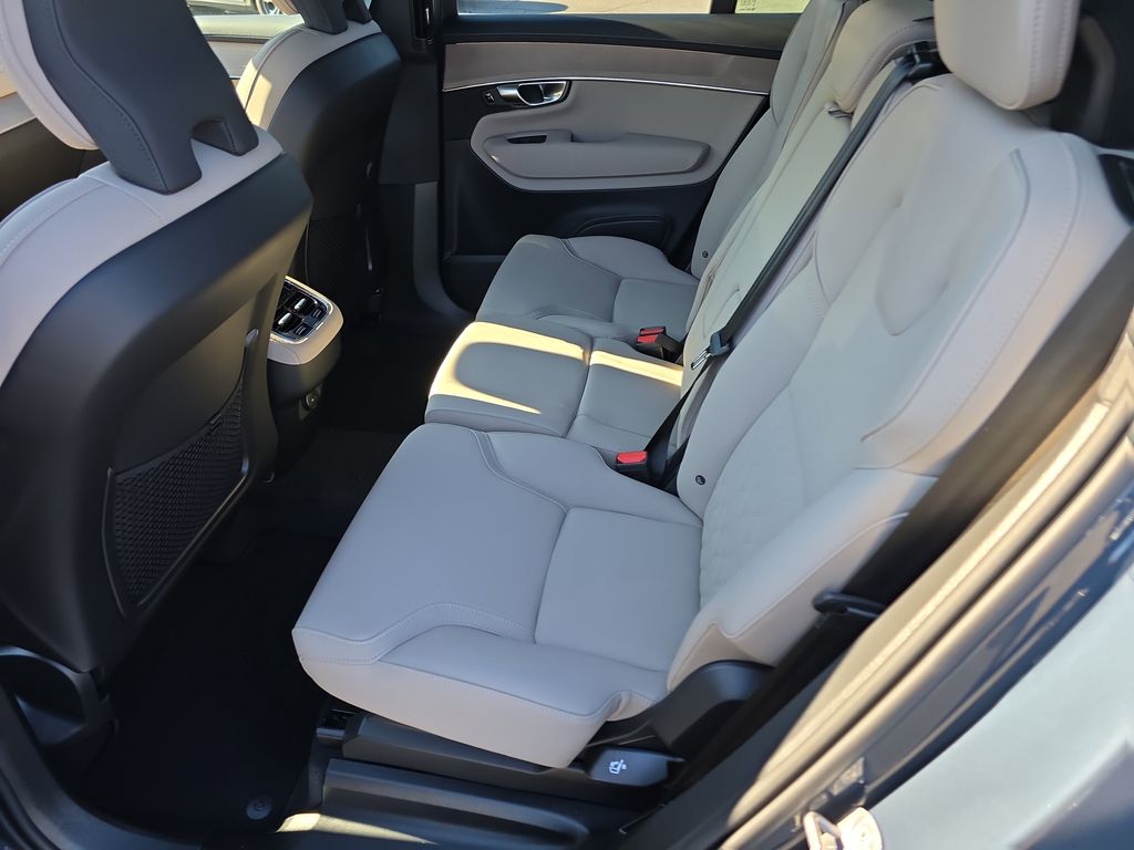 2026 Volvo XC90 Plus - Photo 10