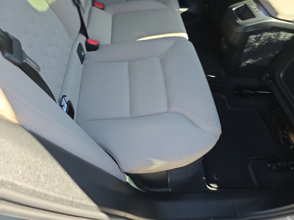 2026 Volvo XC60 Plus - Photo 15