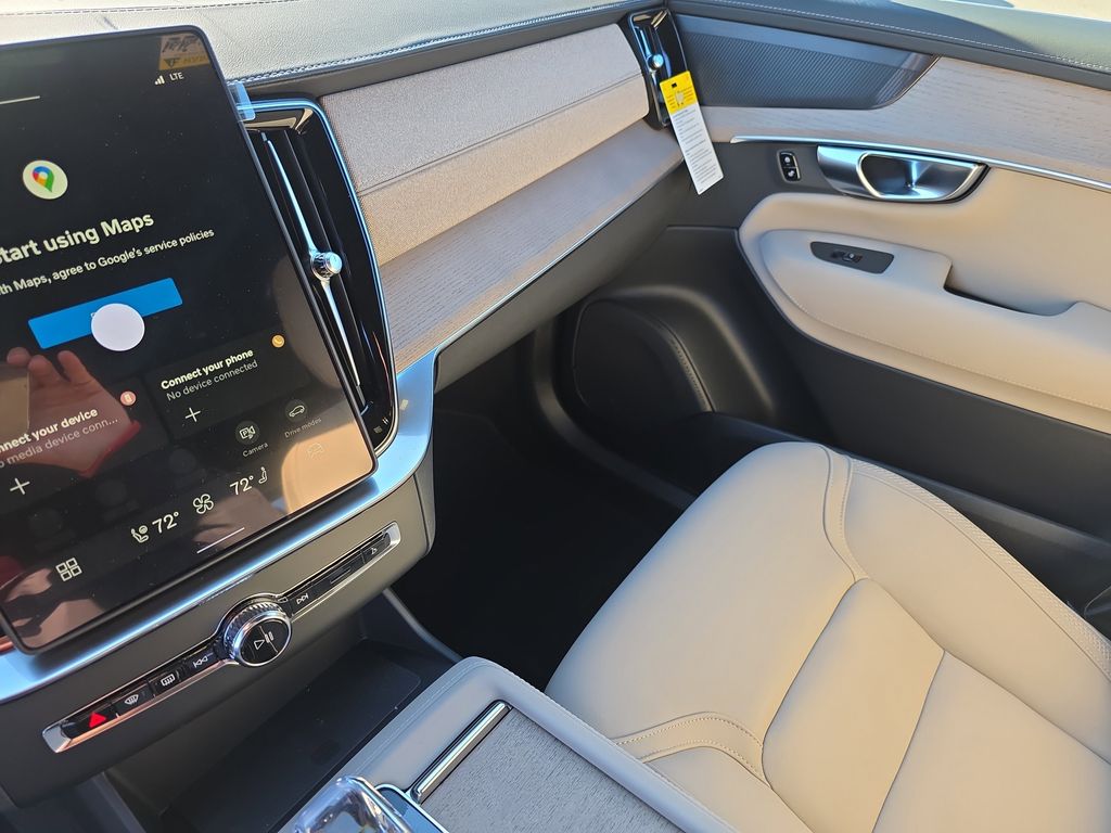 2026 Volvo XC90 Plus - Photo 19