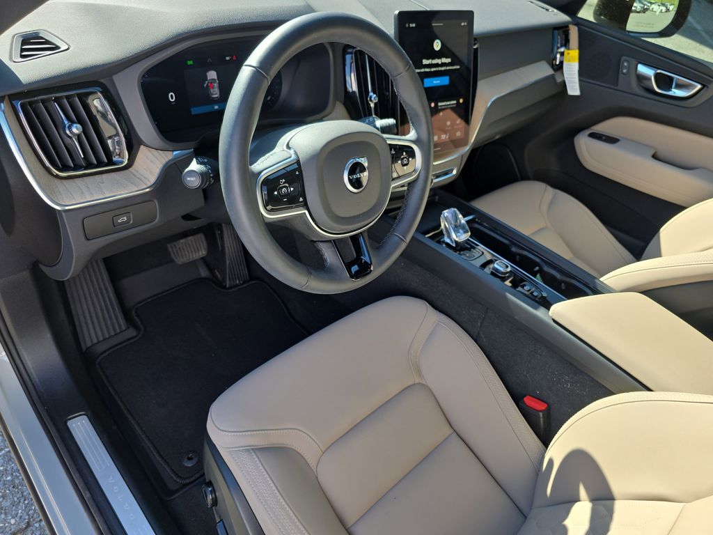2026 Volvo XC60 Plus - Photo 9