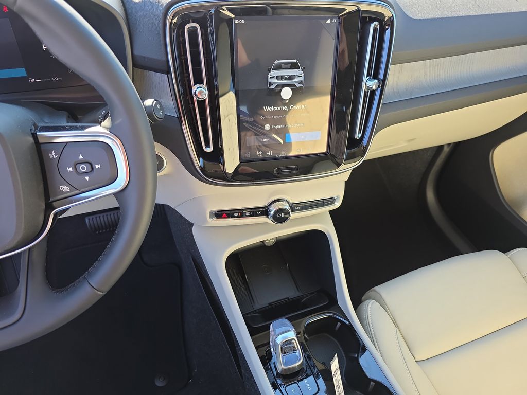 2026 Volvo XC40 Plus - Photo 18