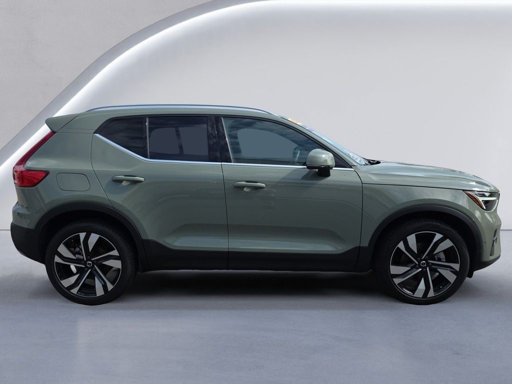 Certified 2025 Volvo XC40 B5 Ultra Bright Theme SUV