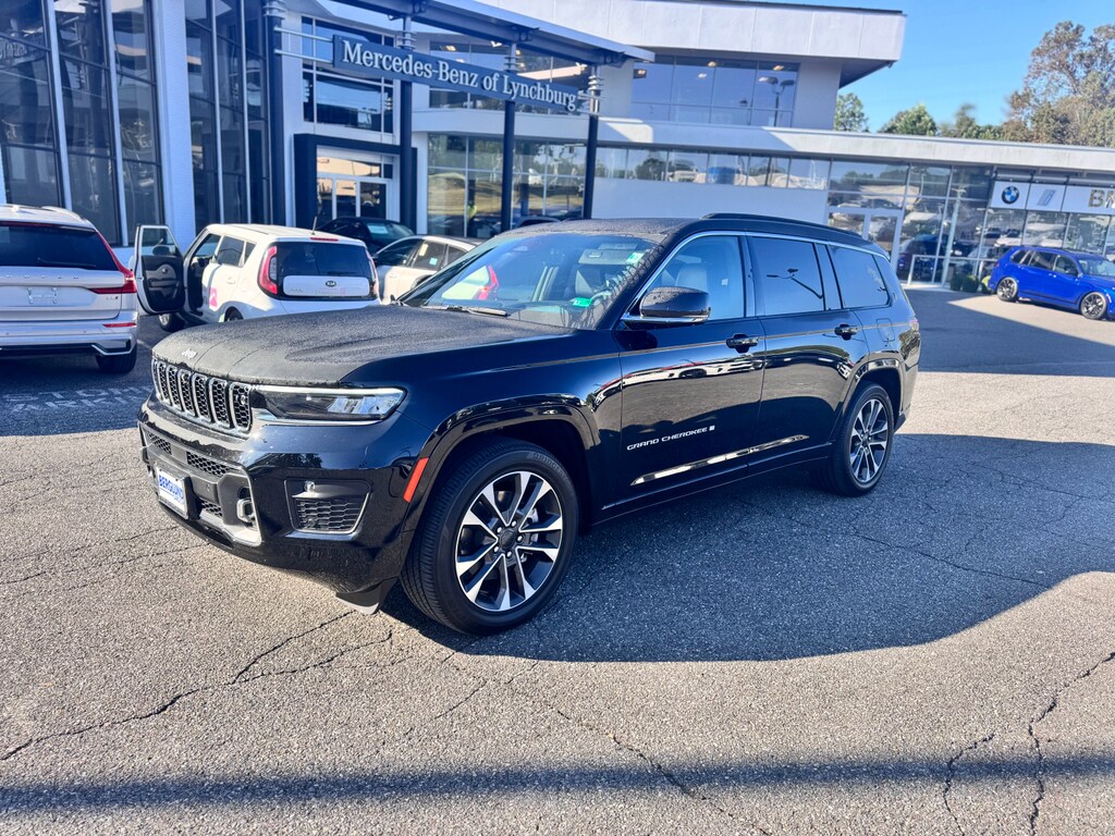 2024 Jeep Grand Cherokee Overland photo 3