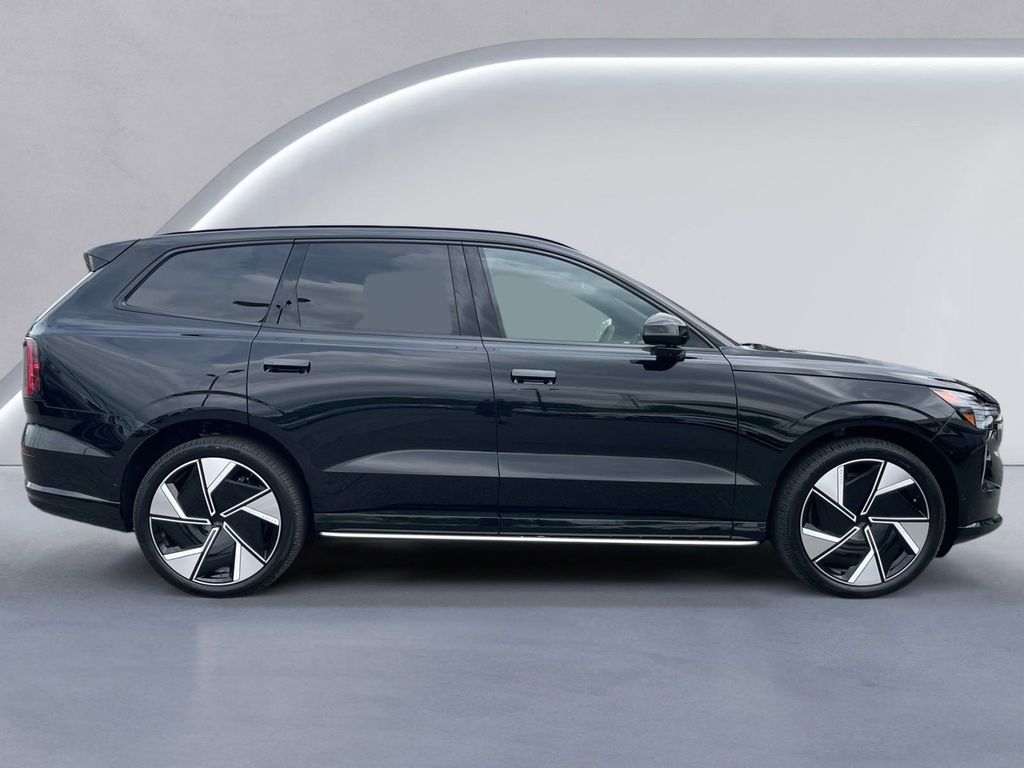 2025 Volvo EX90 Twin Motor Ultra photo 2