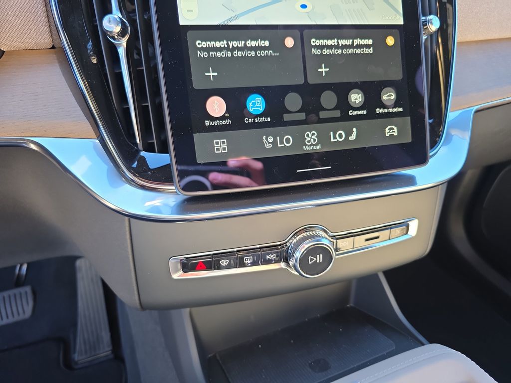 2025 Volvo XC90 Core - Photo 16