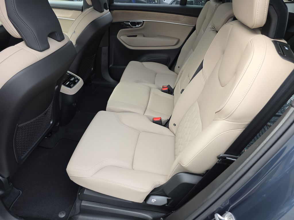2026 Volvo XC90 Plus - Photo 10