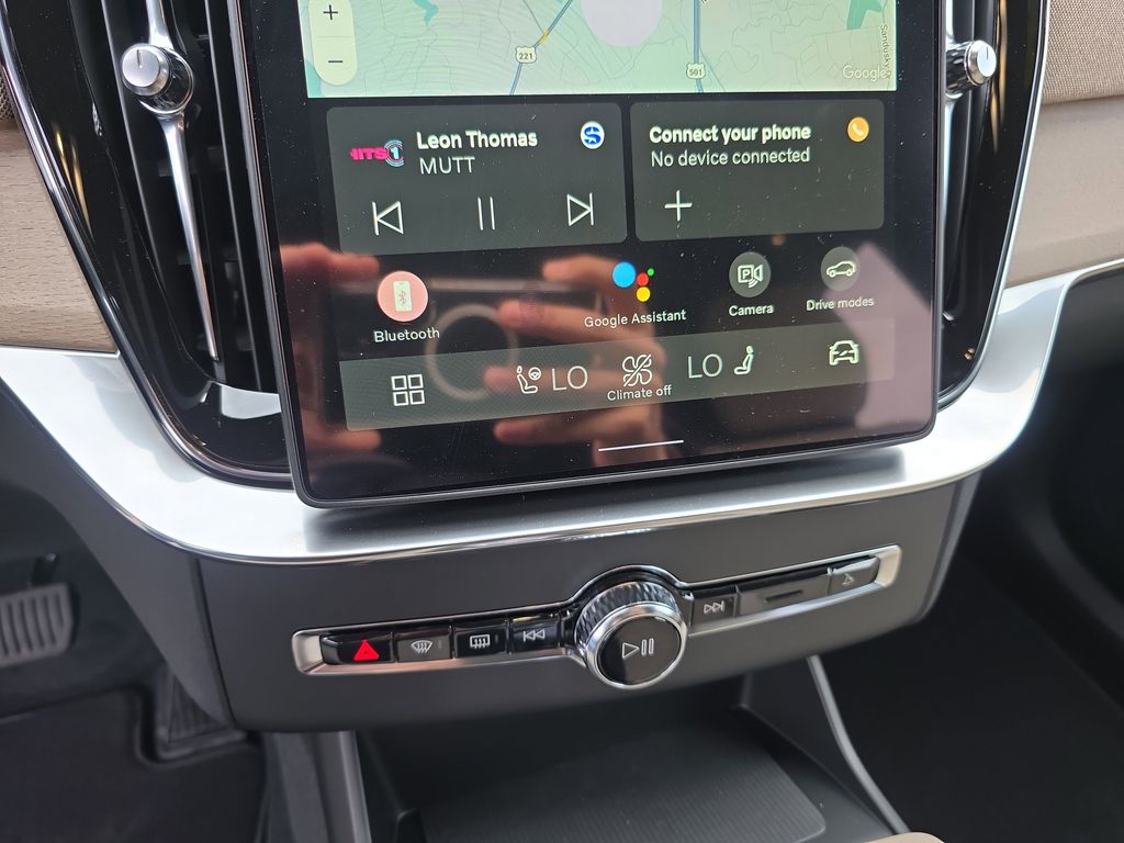 2026 Volvo XC90 Plus - Photo 16