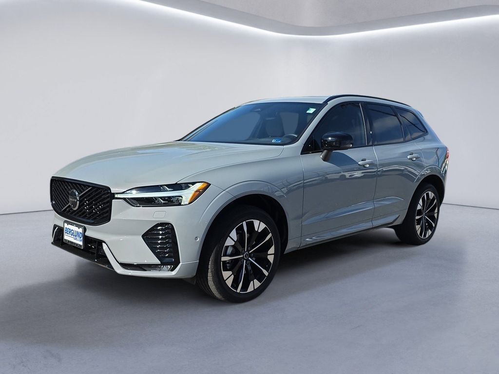 2026 Volvo XC60 Plus - Photo 7