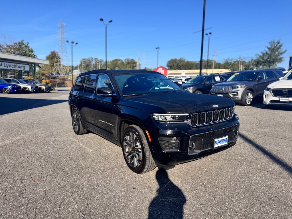2024 Jeep Grand Cherokee Overland photo 2