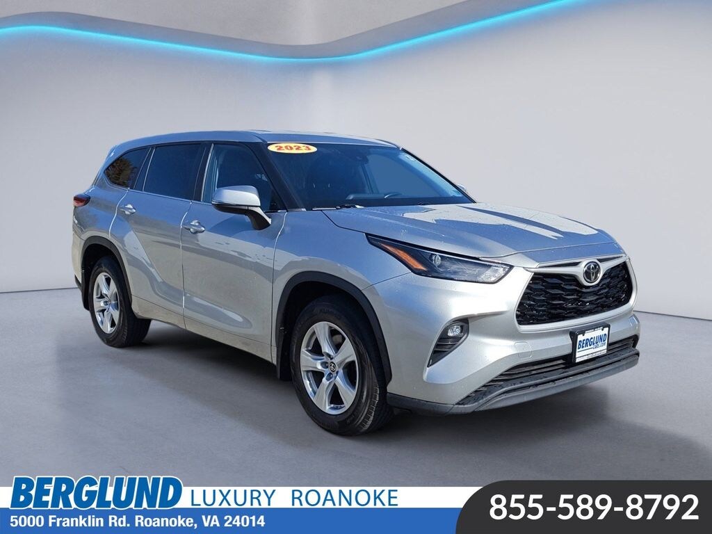 Used 2023 Toyota Highlander LE SUV
