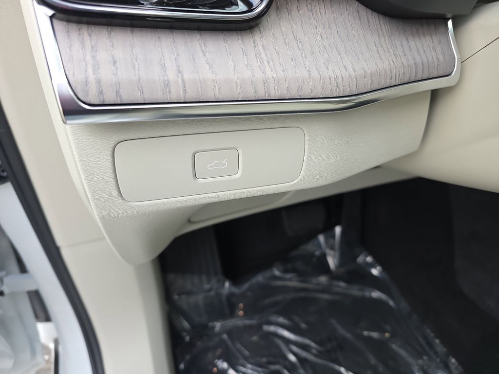 2026 Volvo XC90 Ultra - Photo 12
