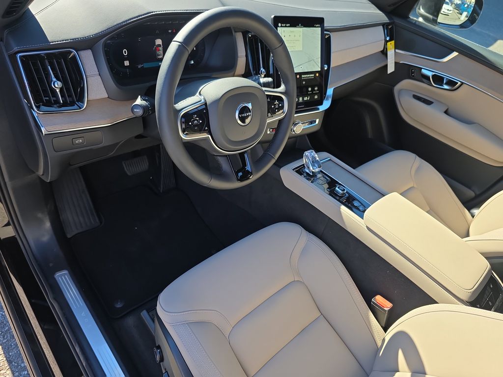 2025 Volvo XC90 Core - Photo 9