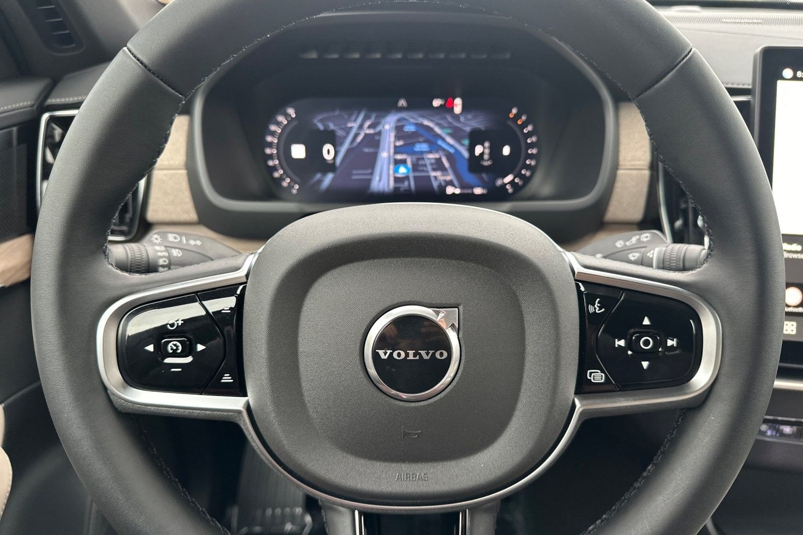 2026 Volvo XC90 Plus - Photo 26