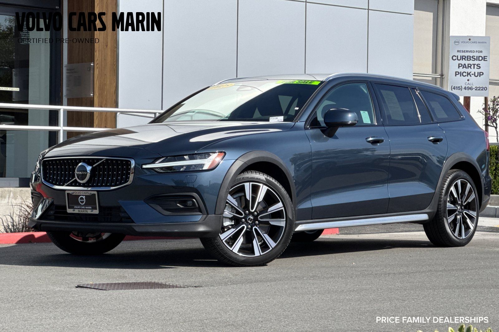 2025 Volvo V60 Cross Country B5 Ultra AWD's photo
