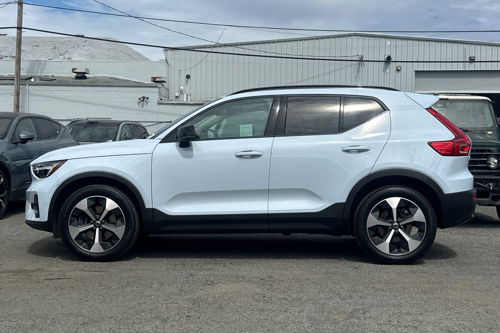 2026 Volvo XC40 Plus - Photo 6