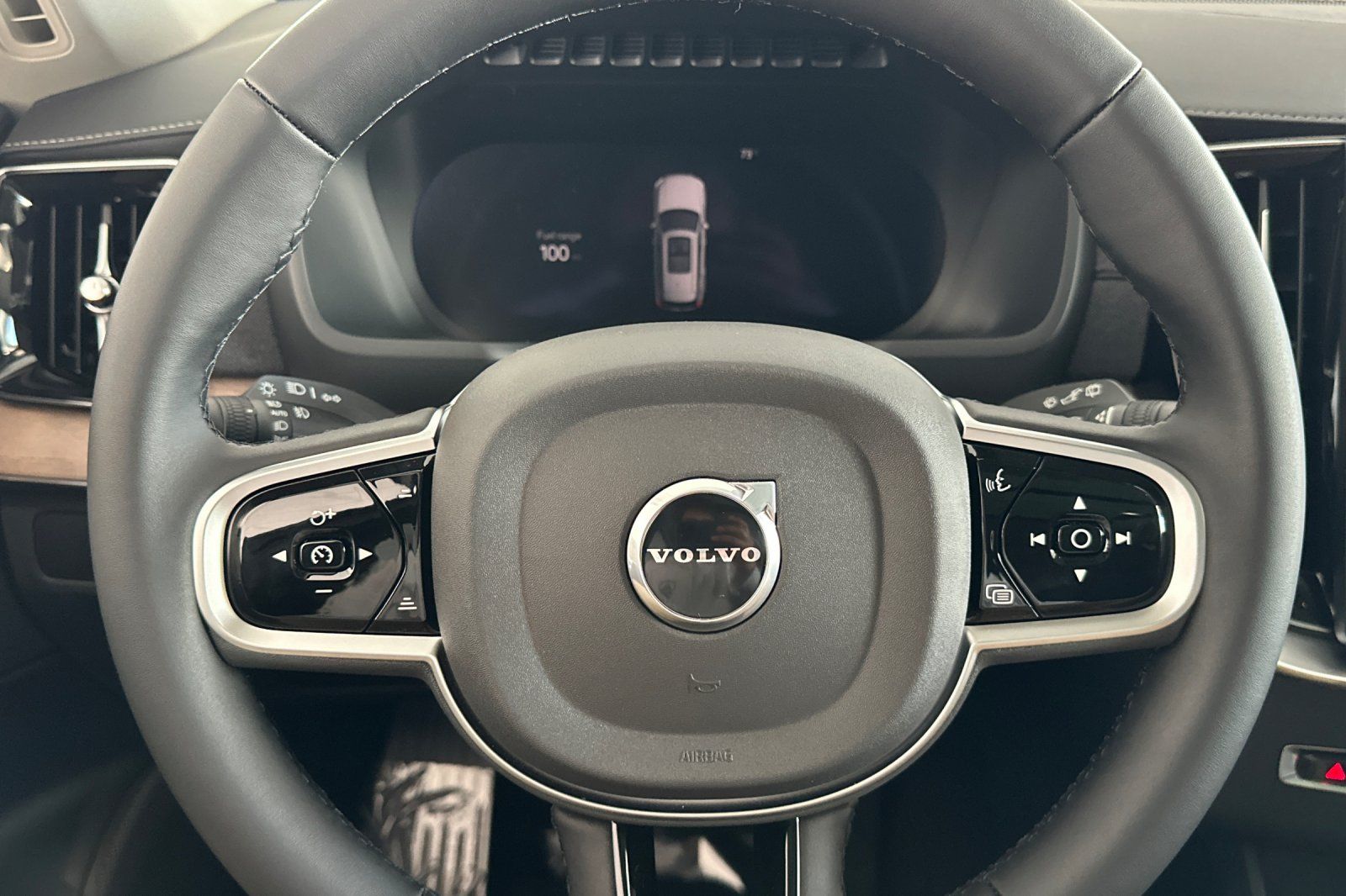2026 Volvo XC90 Plus - Photo 25