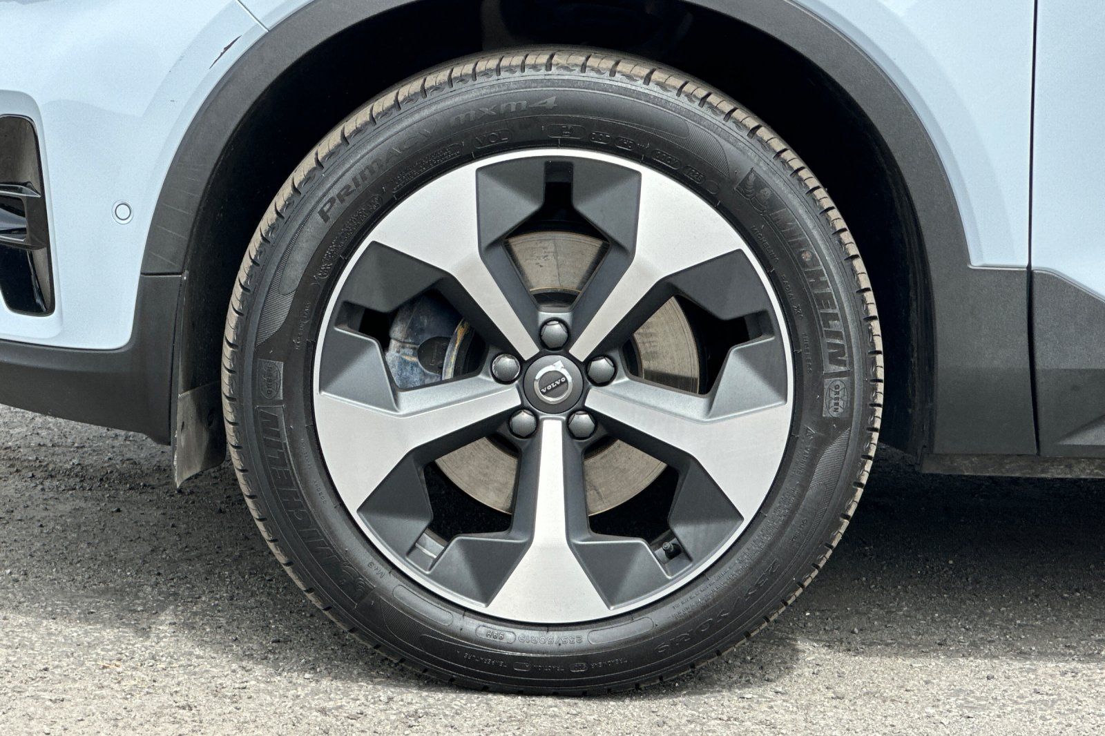 2026 Volvo XC40 Plus - Photo 12