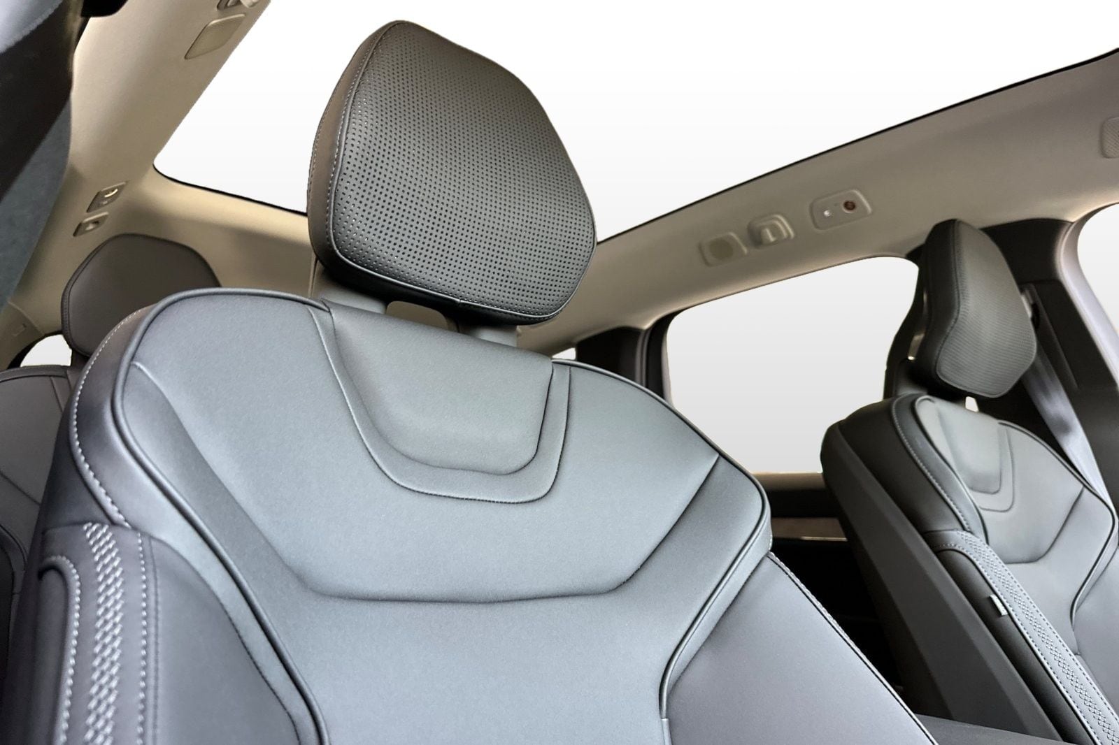 2025 Volvo EX90 Ultra - Photo 20