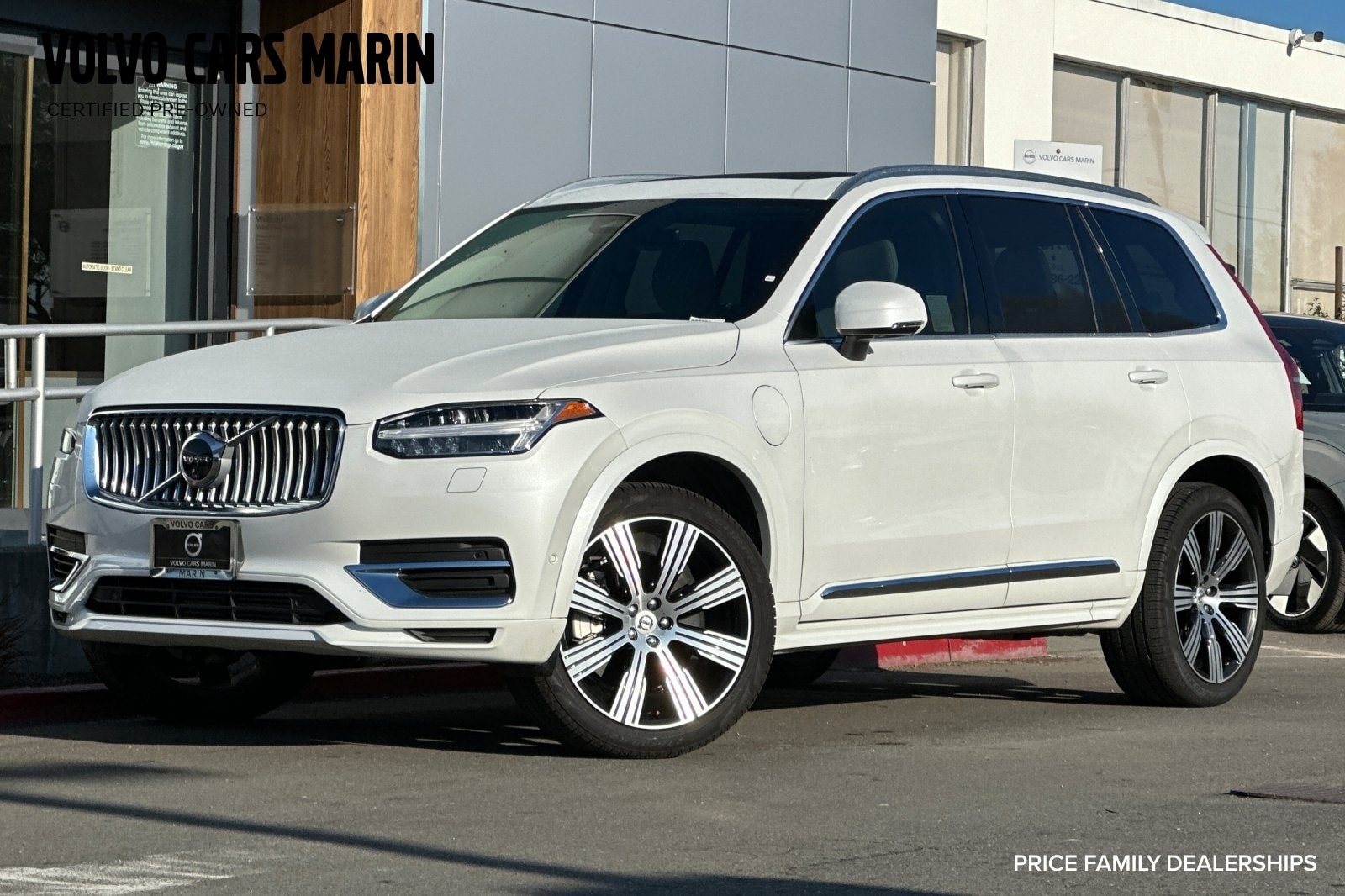 2025 Volvo XC90 Plus's photo