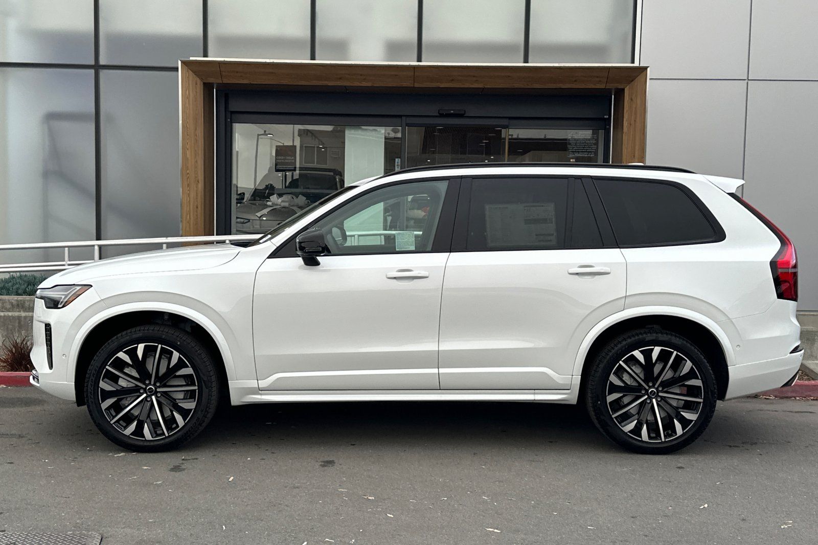 2026 Volvo XC90 Ultra - Photo 5