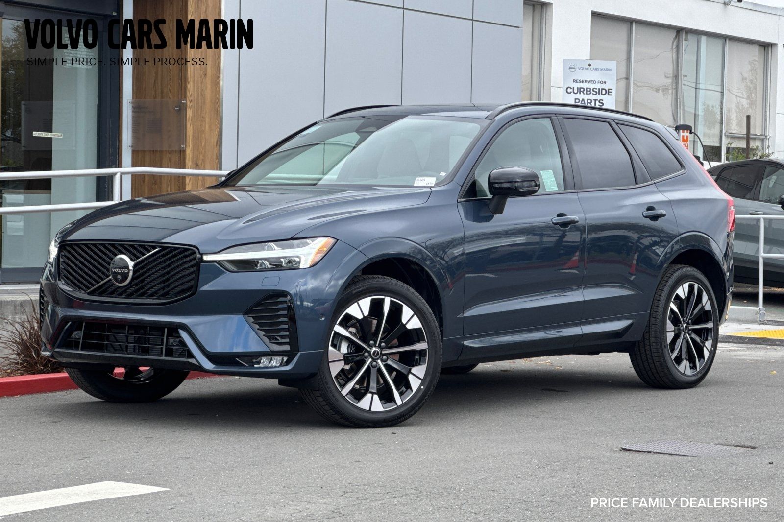 2026 Volvo XC60 B5 Plus Dark AWD's photo
