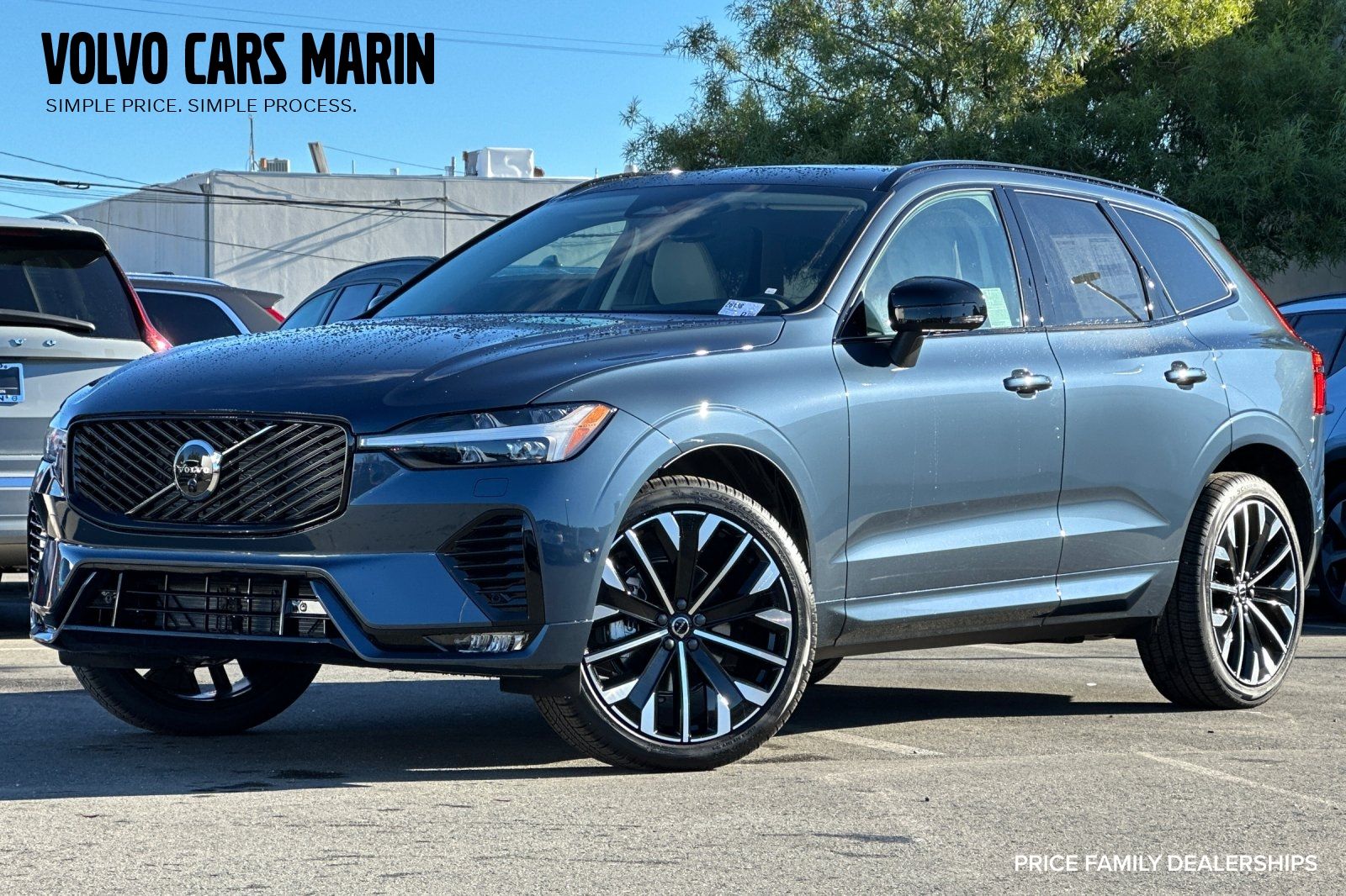 2026 Volvo XC60 B5 Ultra Dark AWD's photo