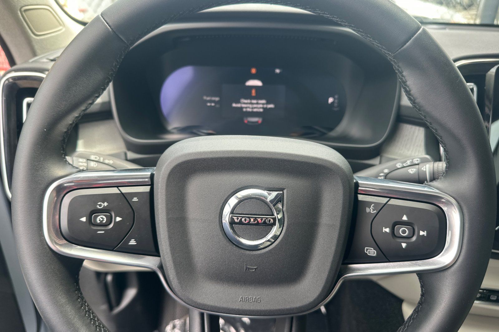 2026 Volvo XC40 Plus - Photo 27