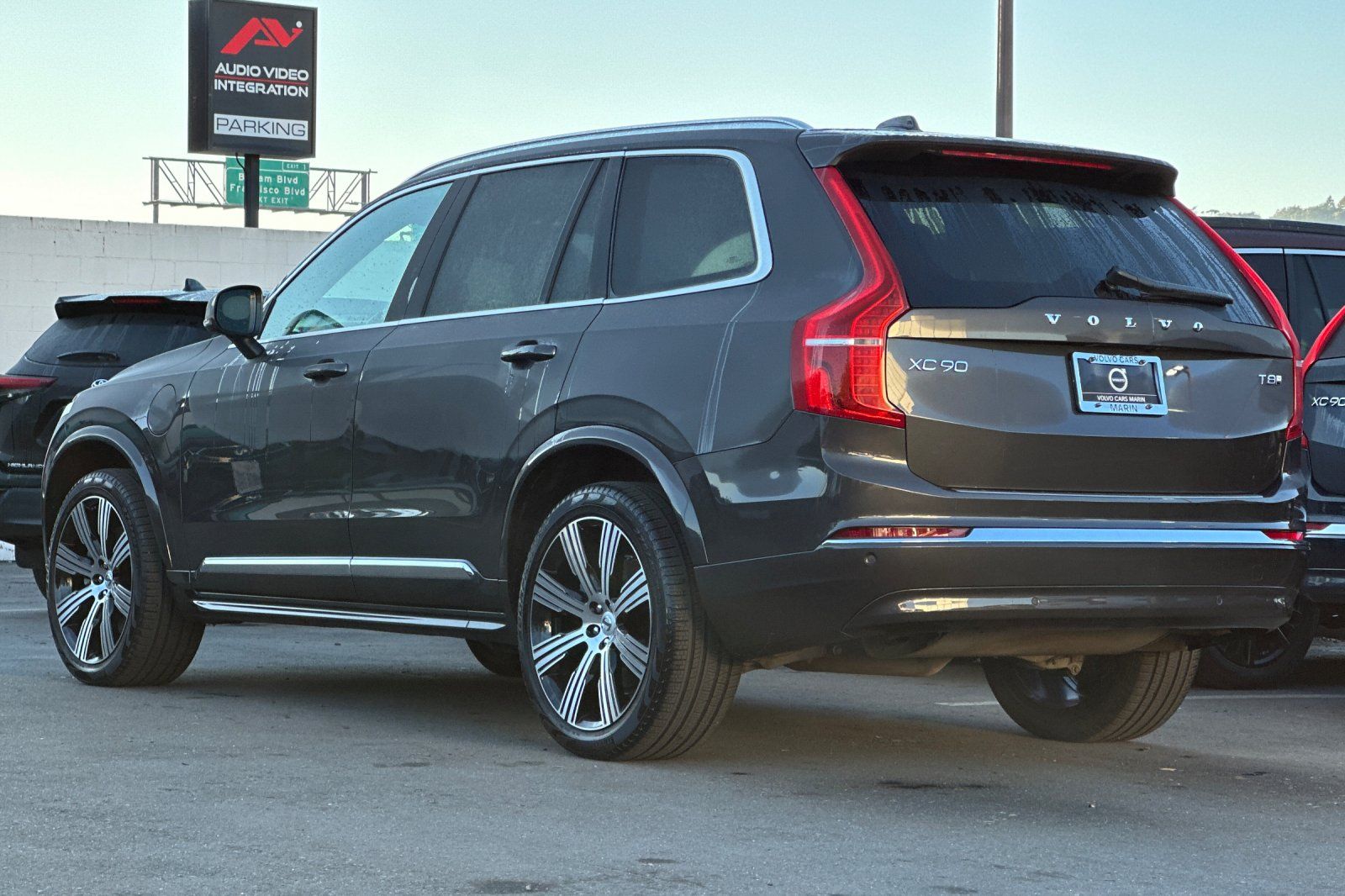 2025 Volvo XC90 plug-in hybrid T8 Core 7-Seater photo 5