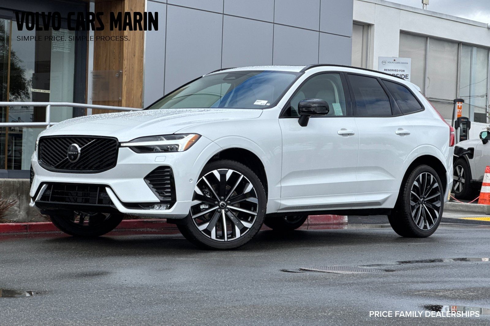 2026 Volvo XC60 B5 Ultra Dark AWD's photo