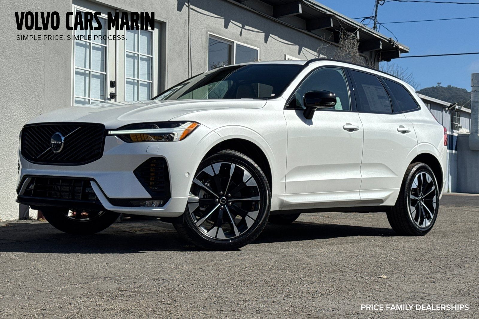 2026 Volvo XC60 B5 Plus Dark AWD's photo