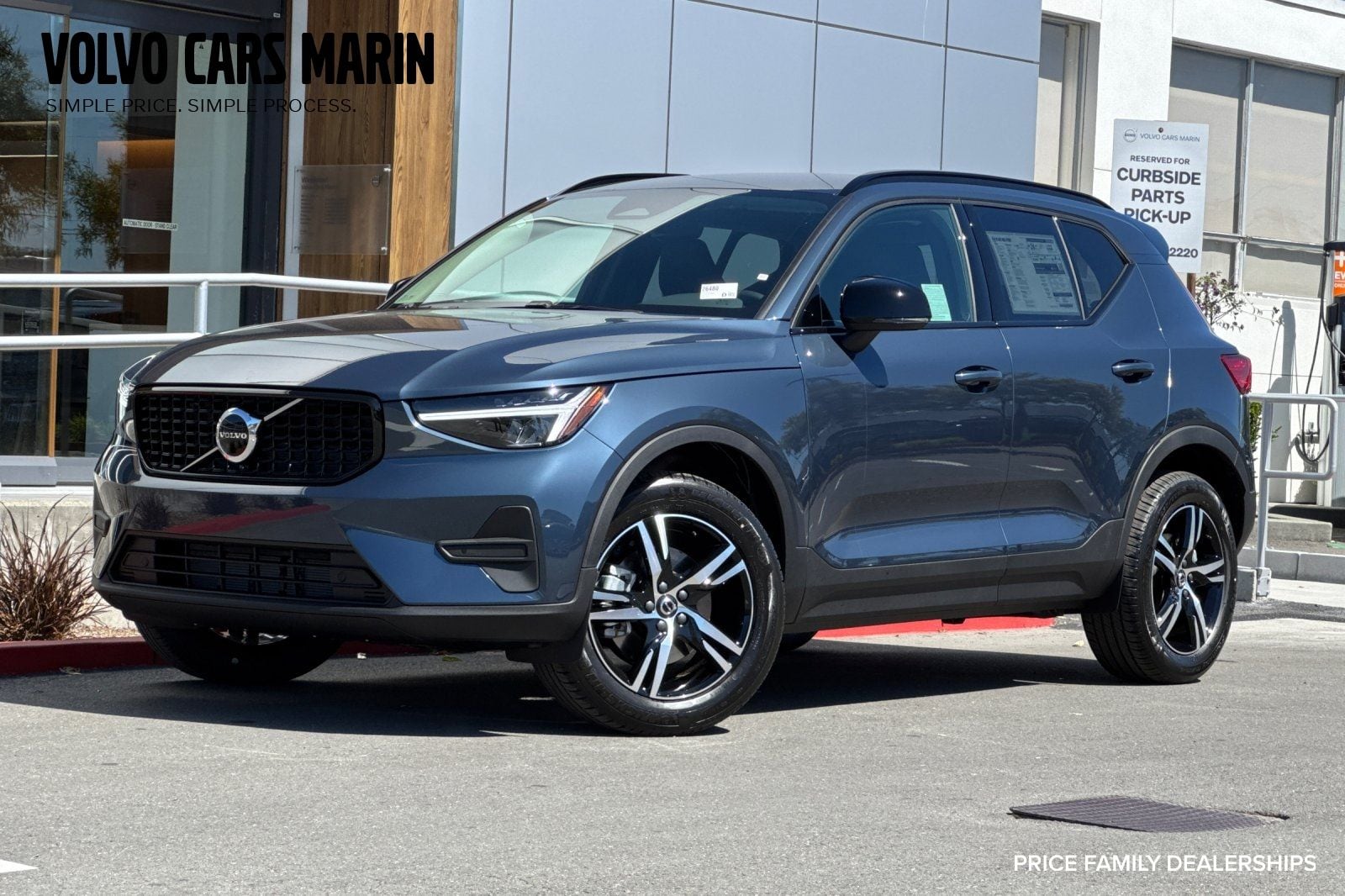 2026 Volvo XC40 B5 Core Dark AWD's photo