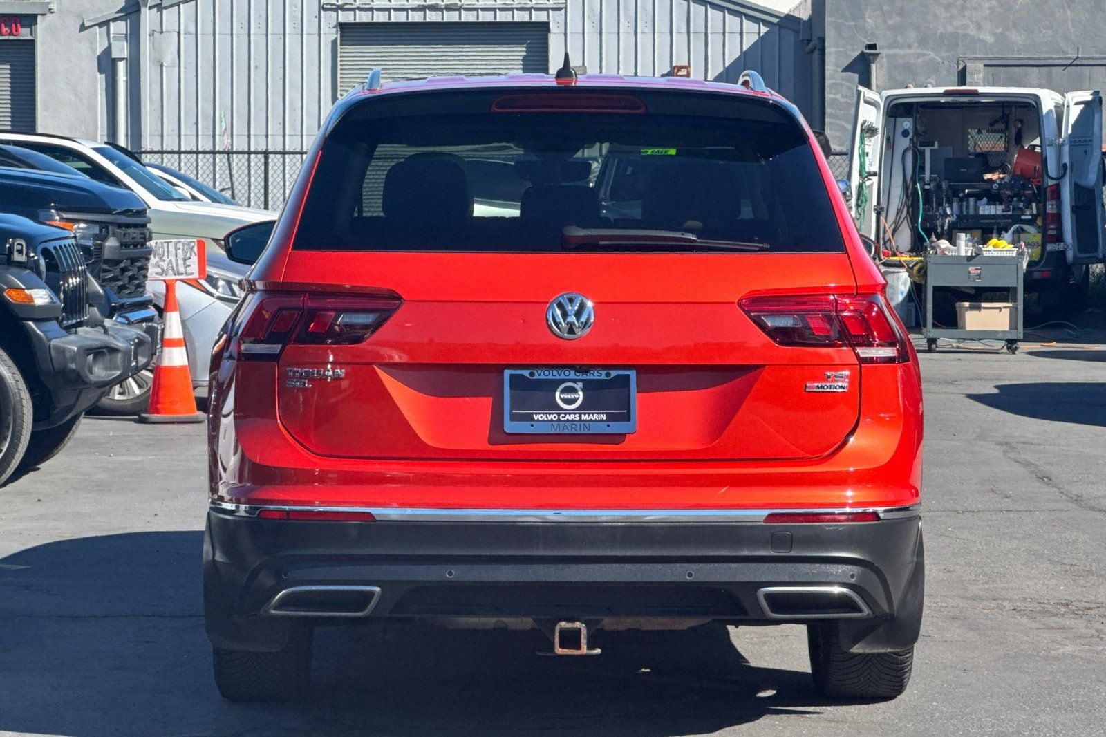 2018 Volkswagen Tiguan 2.0T SEL Premium 4MOTION photo 4