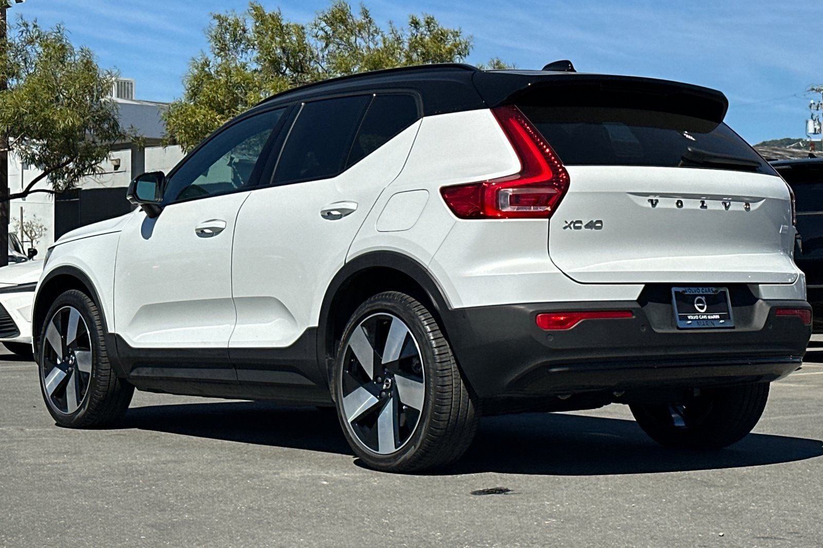 2023 Volvo XC40 Recharge Pure Electric Ultimate photo 6