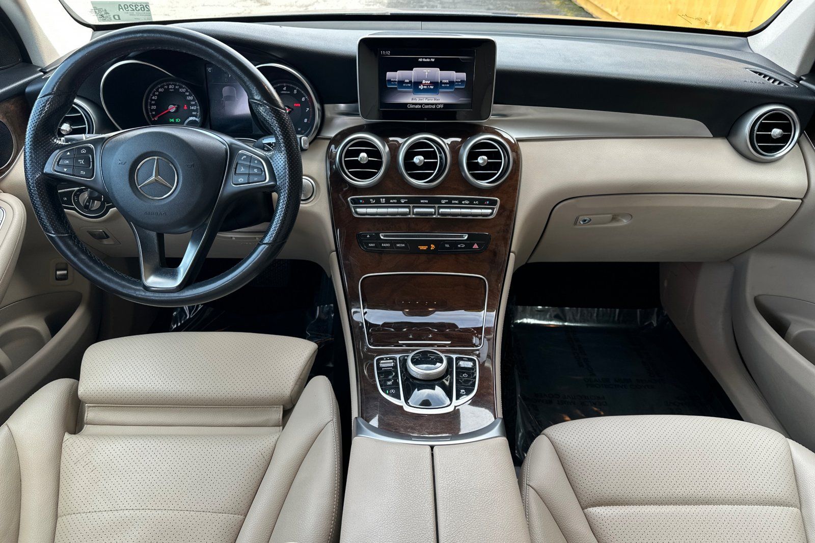 2019 Mercedes-Benz GLC 300 4MATIC photo 2
