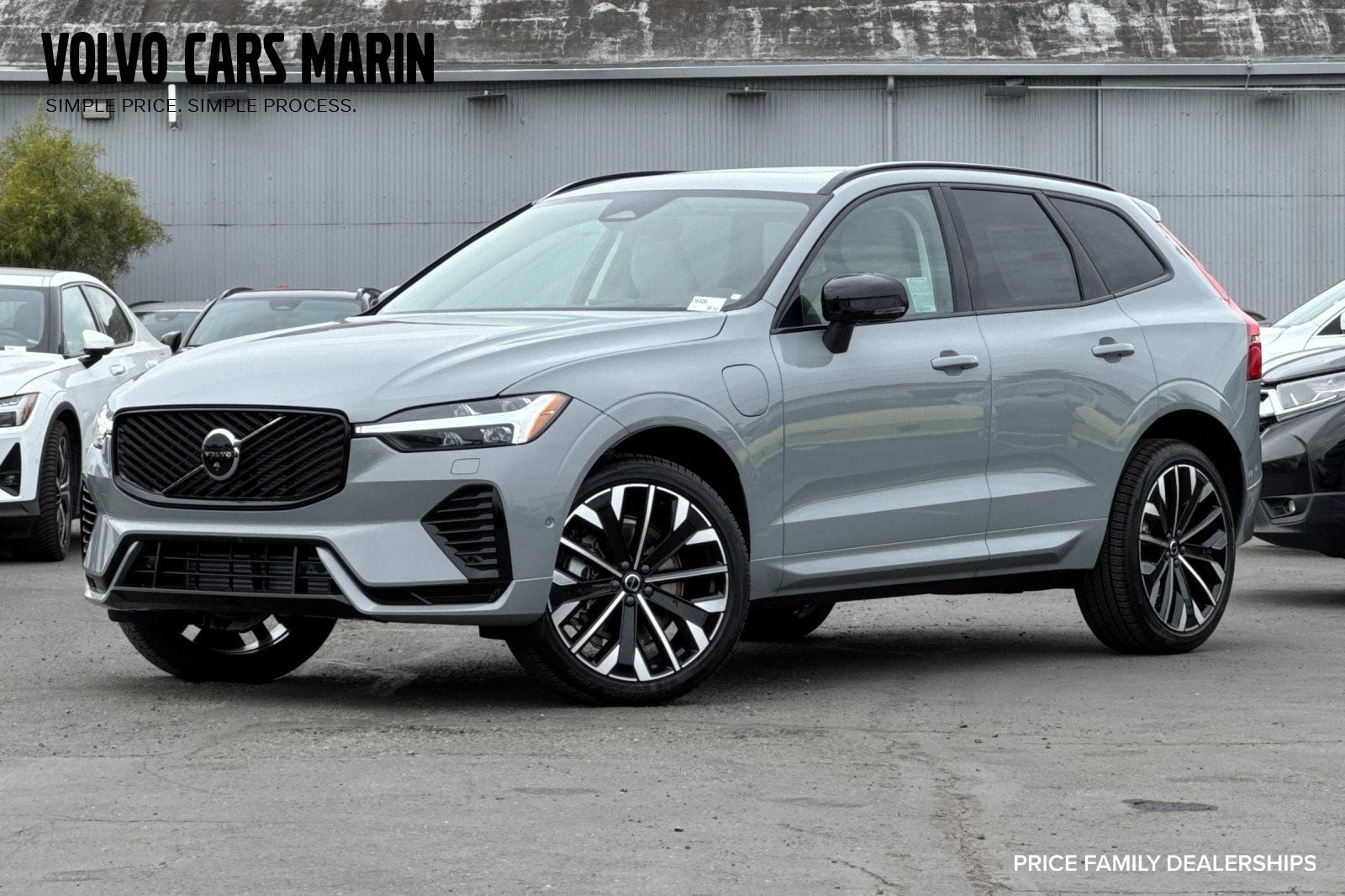 2026 Volvo XC60 T8 Ultra Dark AWD's photo