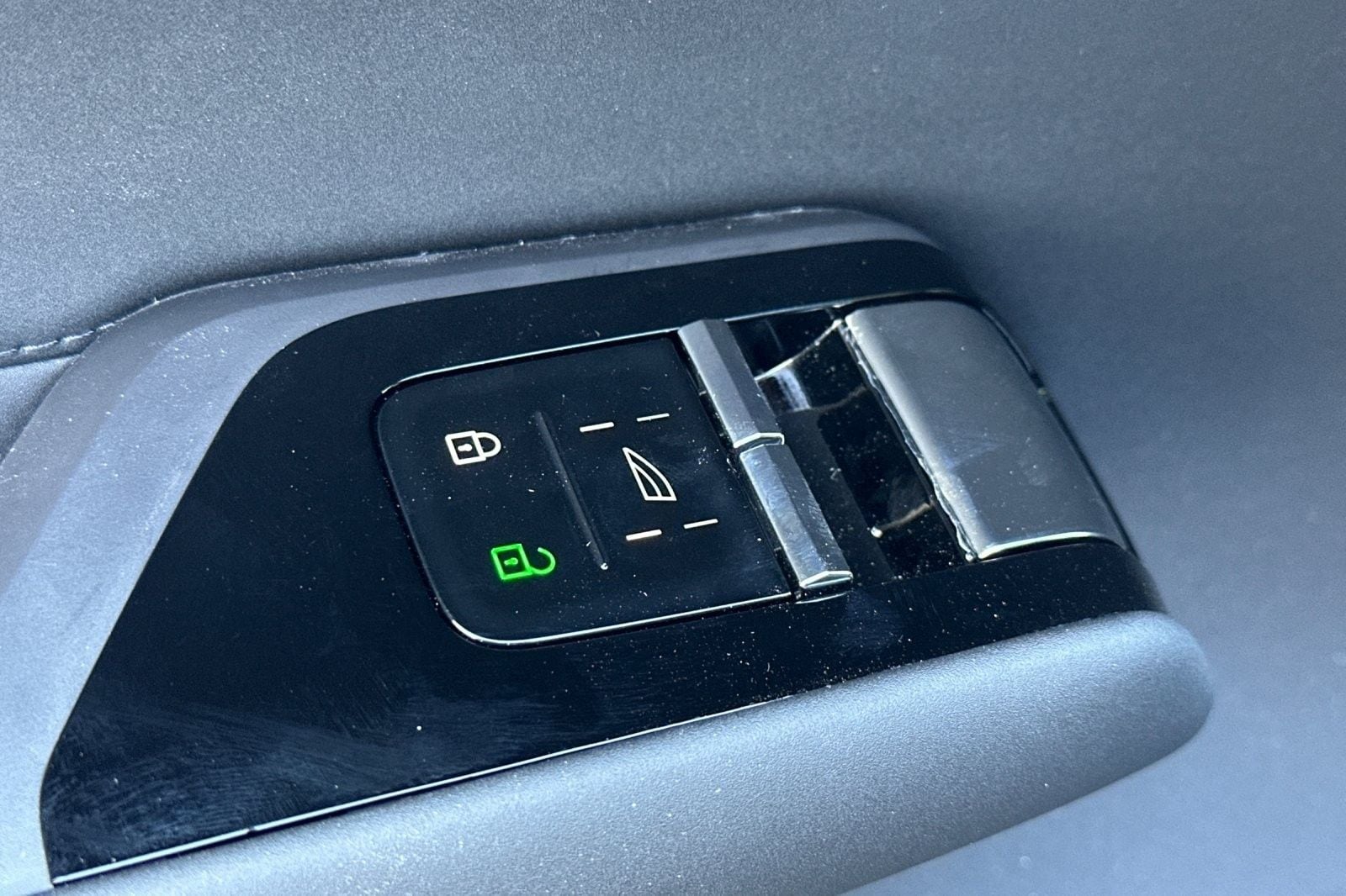 2025 Volvo EX90 Ultra - Photo 15