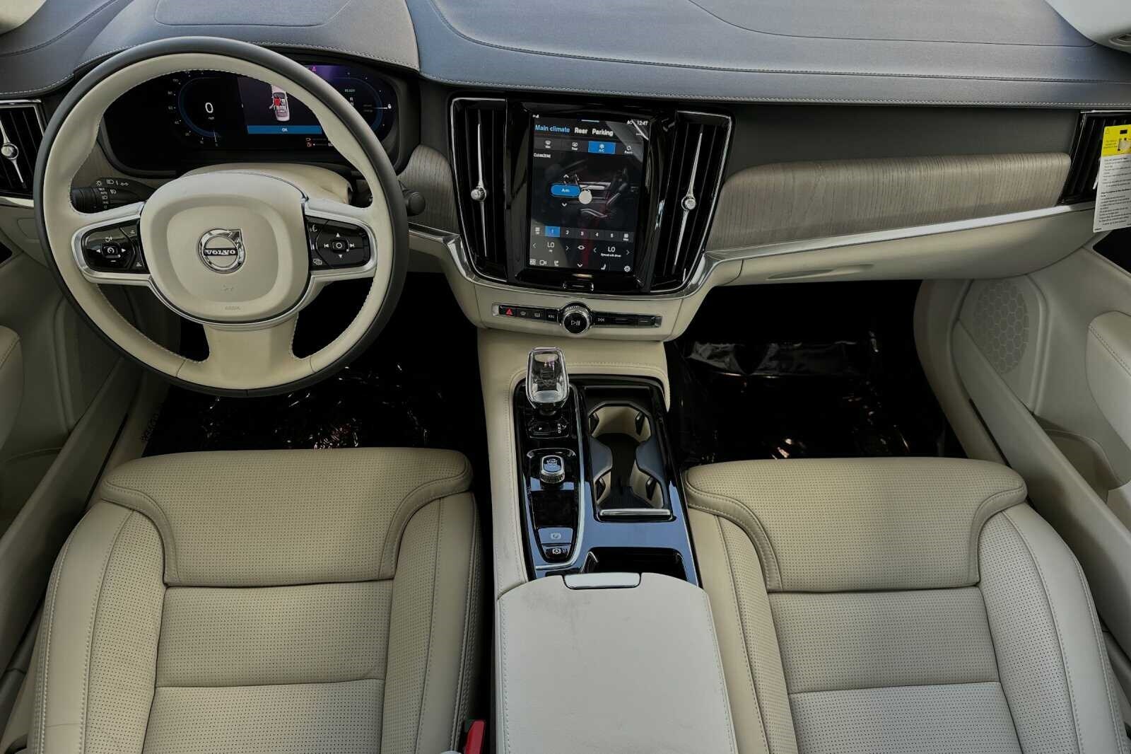 2024 Volvo S90 Recharge Ultimate photo 3