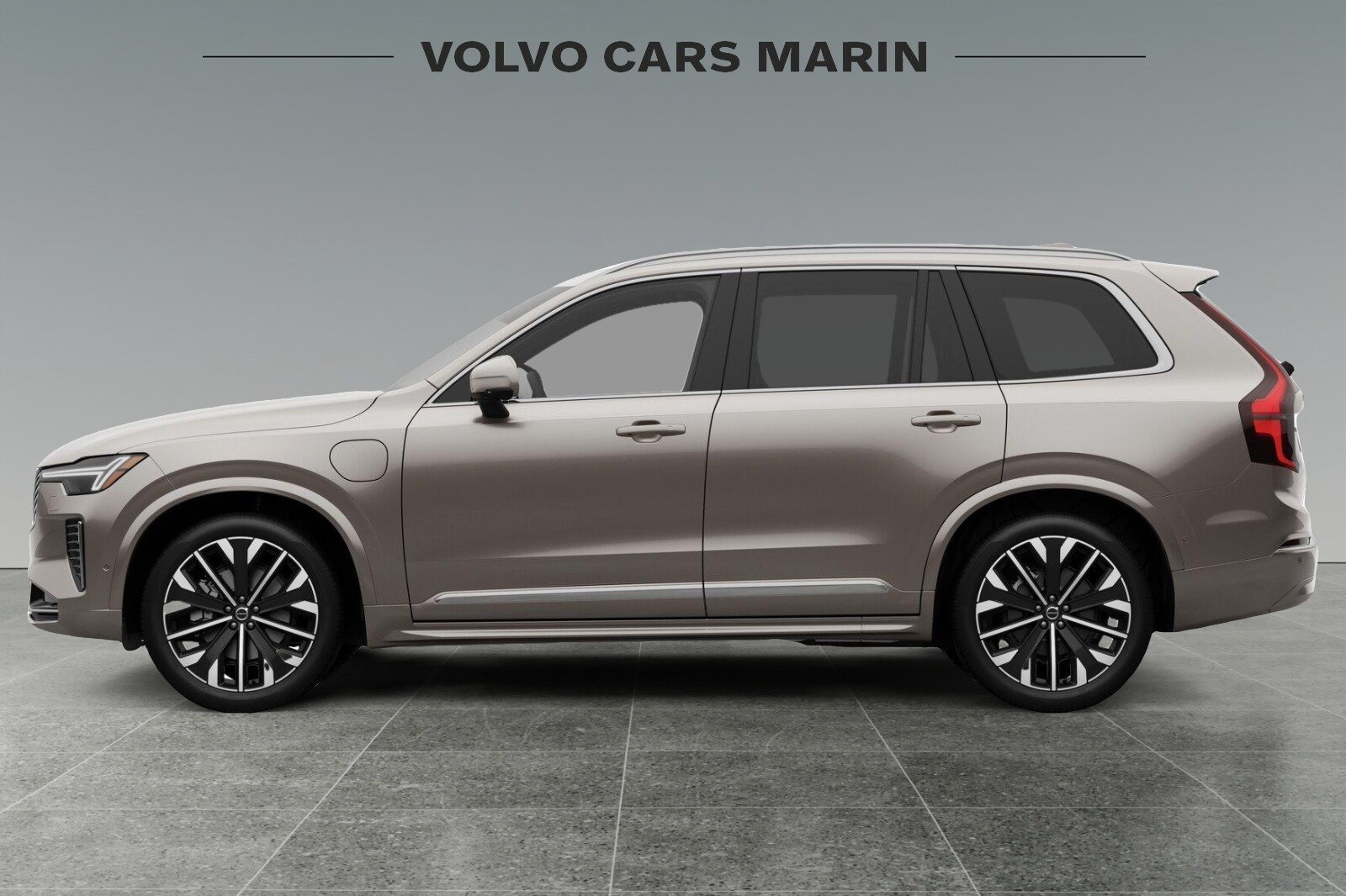 2026 Volvo XC90 T8 Plus photo 3