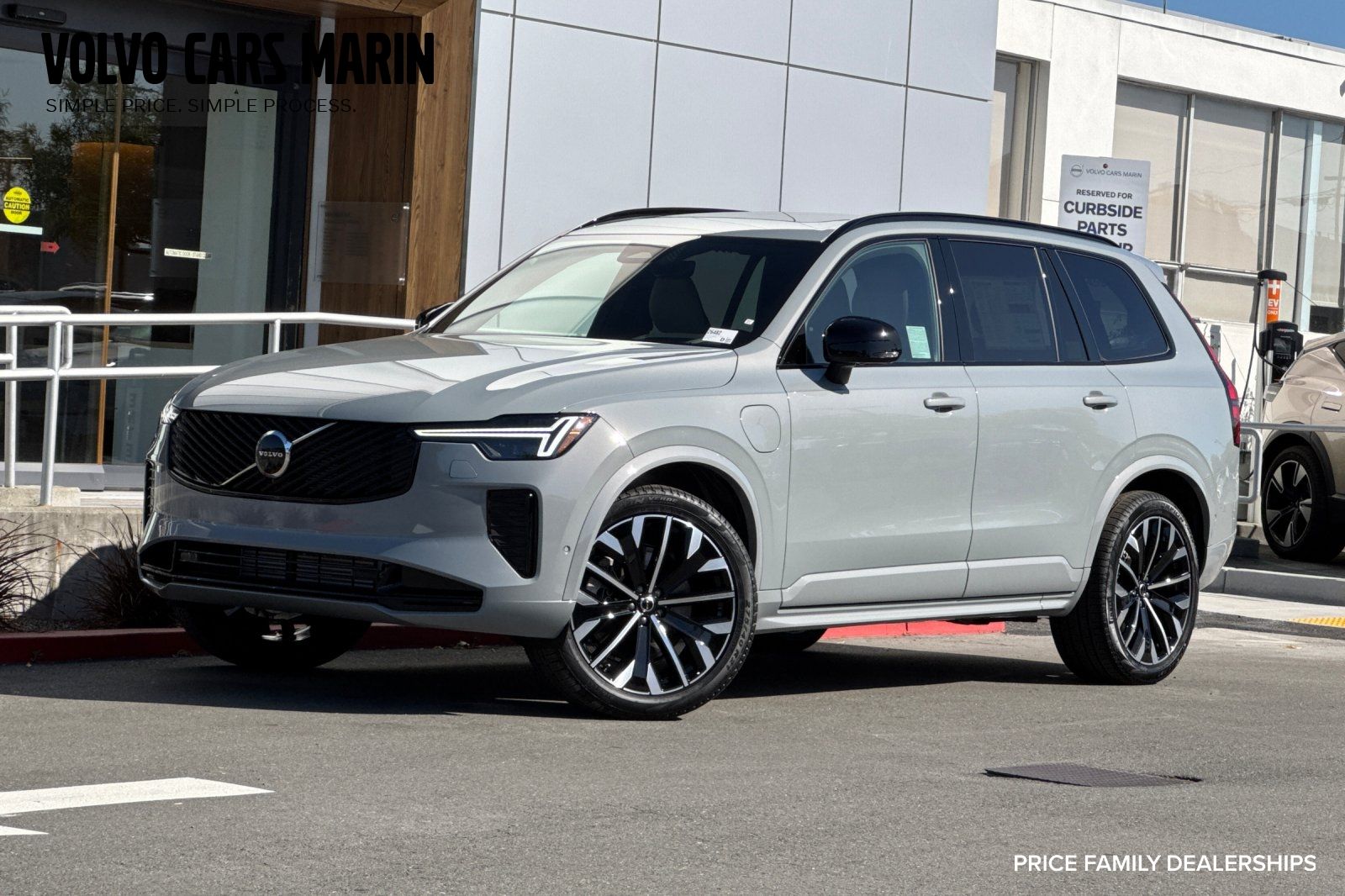 2026 Volvo XC90 T8 Recharge Ultra Dark 6-Seater 4WD's photo