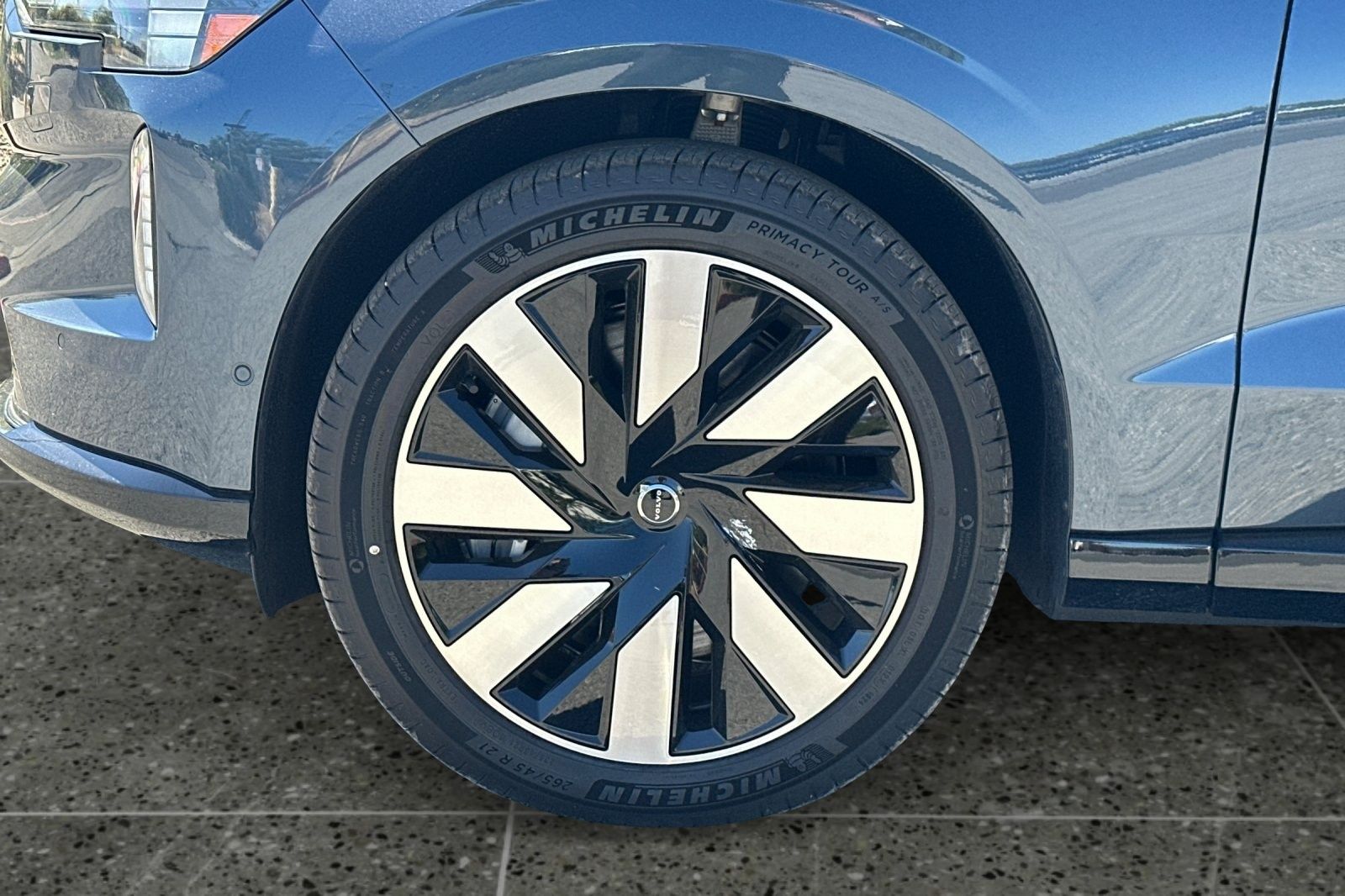 2025 Volvo EX90 Ultra - Photo 11