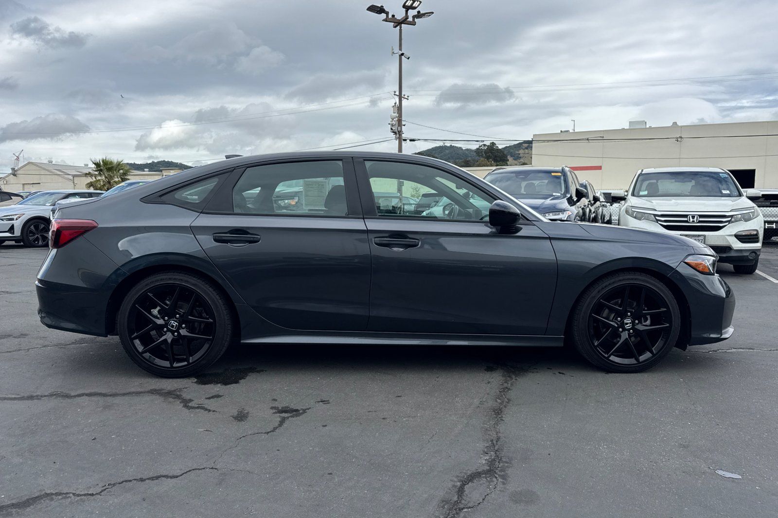 2025 Honda Civic Sport photo 3
