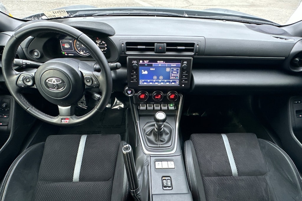 2024 Toyota GR86 Premium photo 3