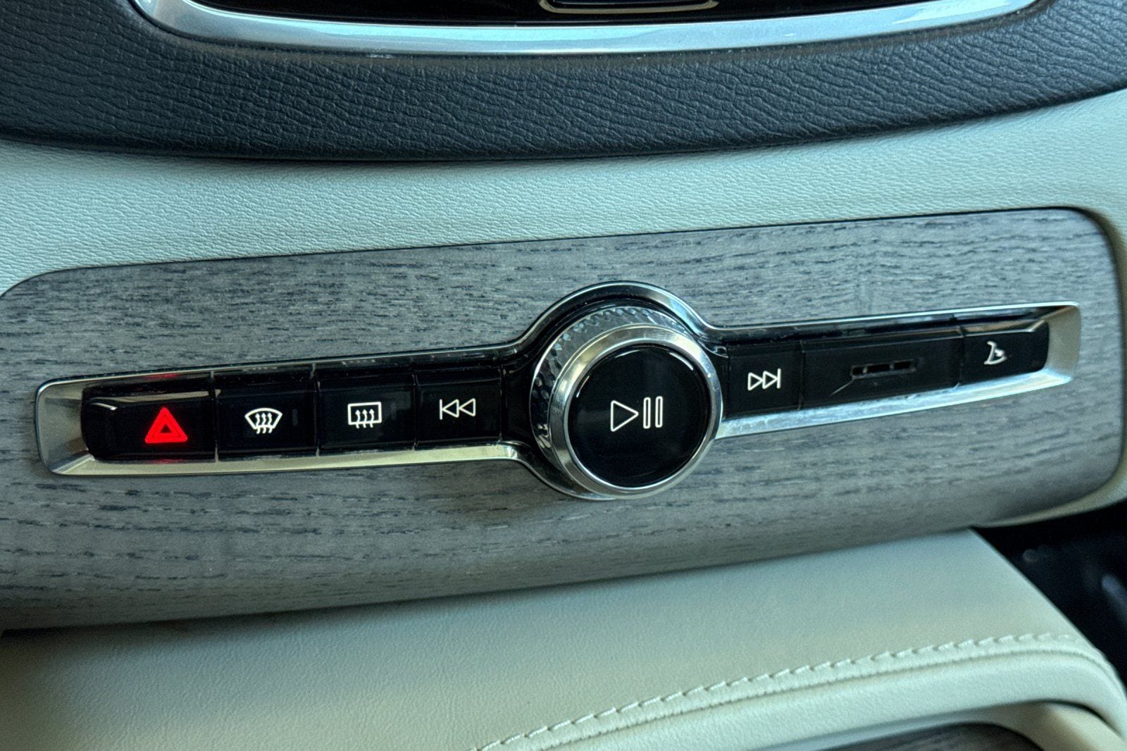 2024 Volvo XC90 Plus - Photo 24